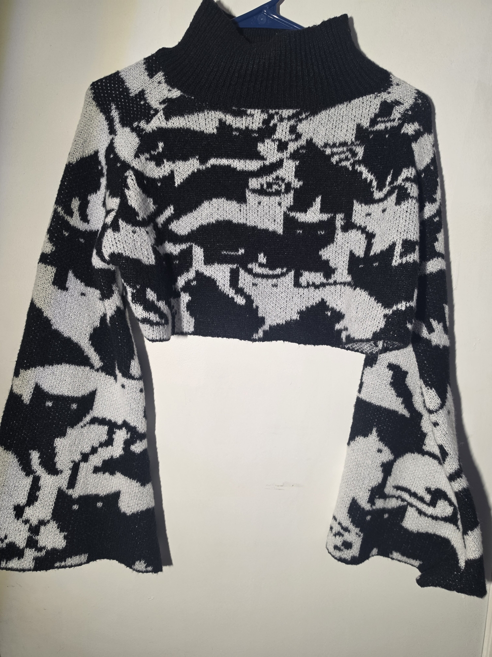 ROMWE Black & White Cropped Cat Print Turtleneck Sweater